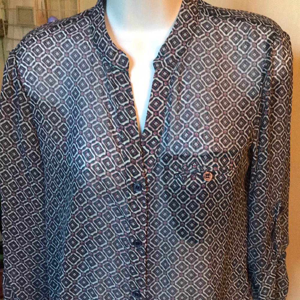 KUT from the Kloth. Women’s lightweight blouse.